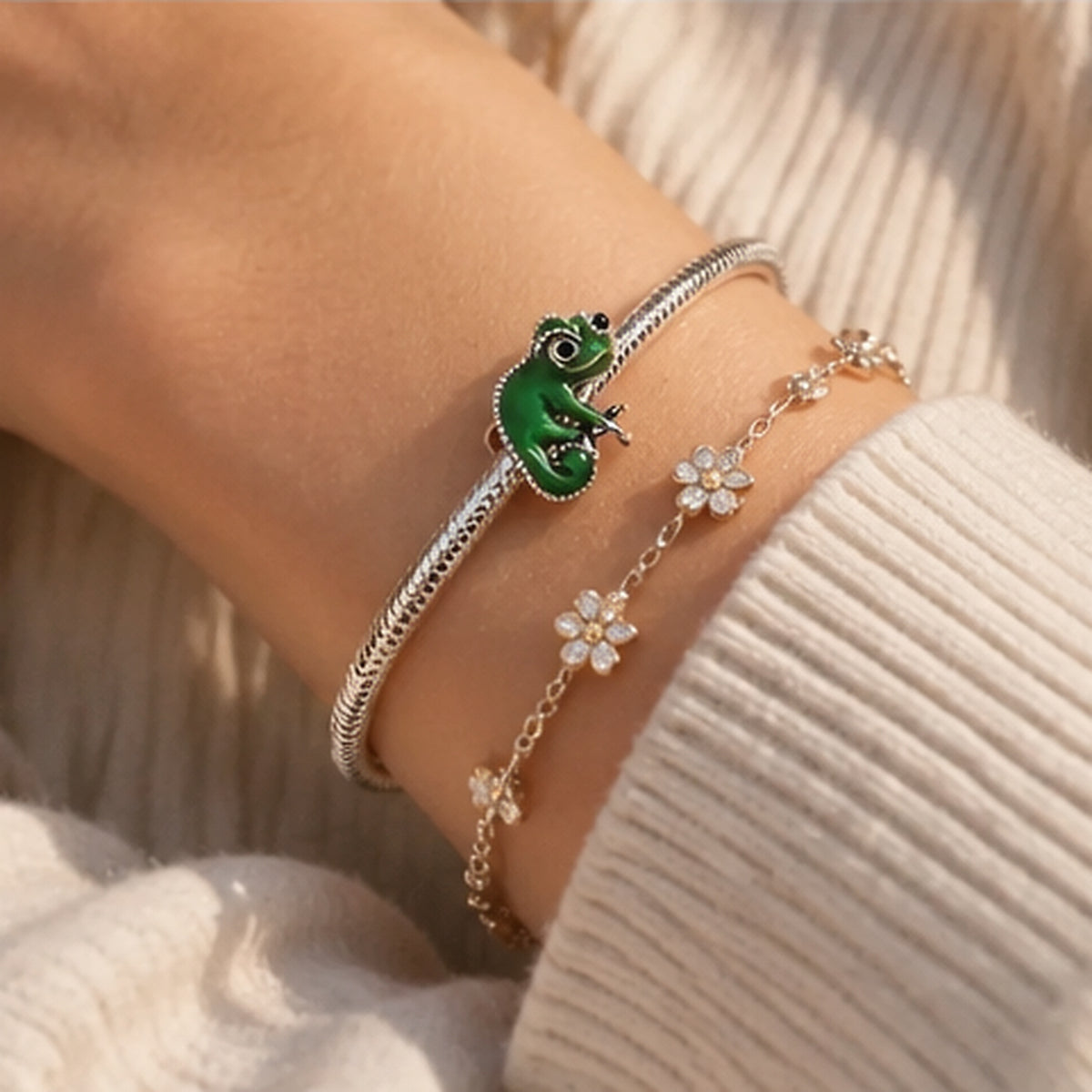 Maris™ Chameleon Charm Bracelet